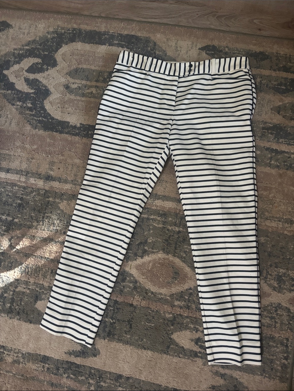 The Limited, Women’s White and Navy Capri Pants